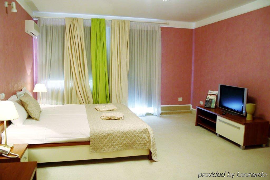 Monte-Nelly Hotel بوخارست المظهر الخارجي الصورة